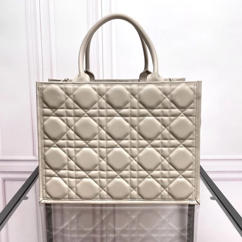 Elegant Christian Dior Shopping Bags 37697