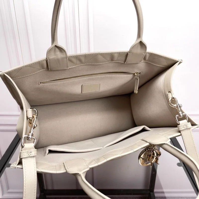 Elegant Christian Dior Shopping Bags 37697