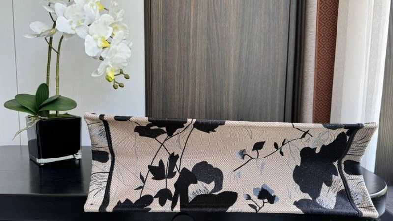 FashionForward Christian Dior Shopping Bags 70360