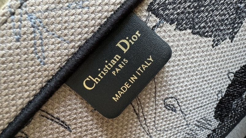 FashionForward Christian Dior Shopping Bags 70360