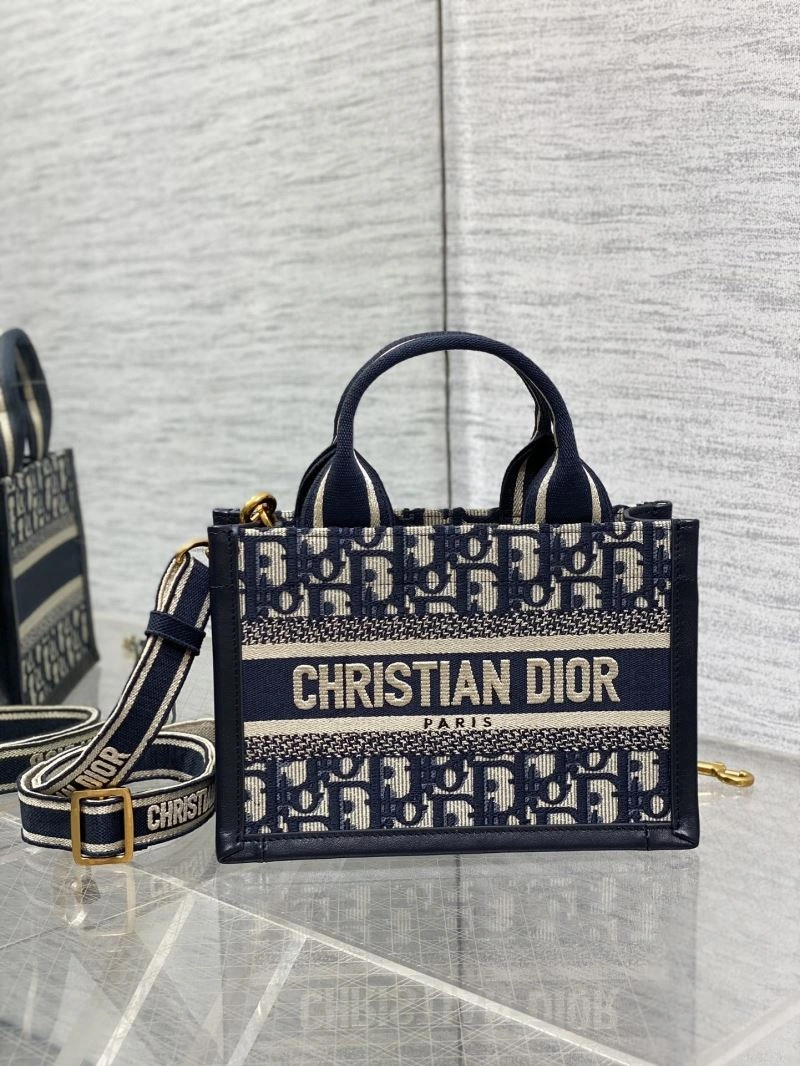 Minimalist Christian Dior Shopping Bags 70363