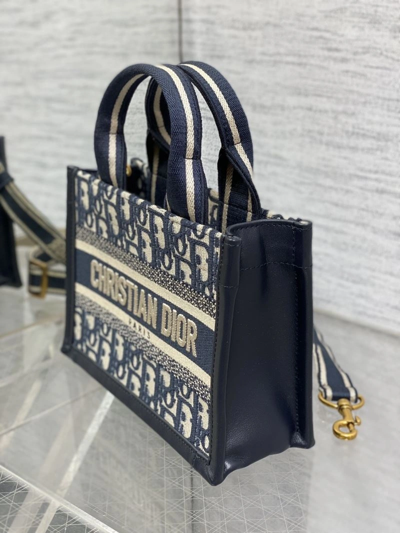Minimalist Christian Dior Shopping Bags 70363