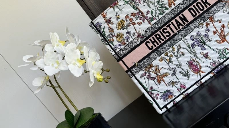 Christian Dior Shopping Bags Colorful 70403
