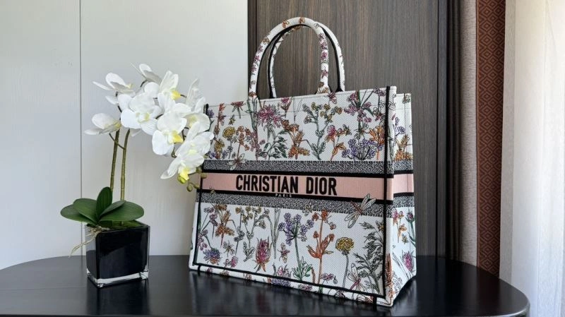 Christian Dior Shopping Bags Colorful 70403