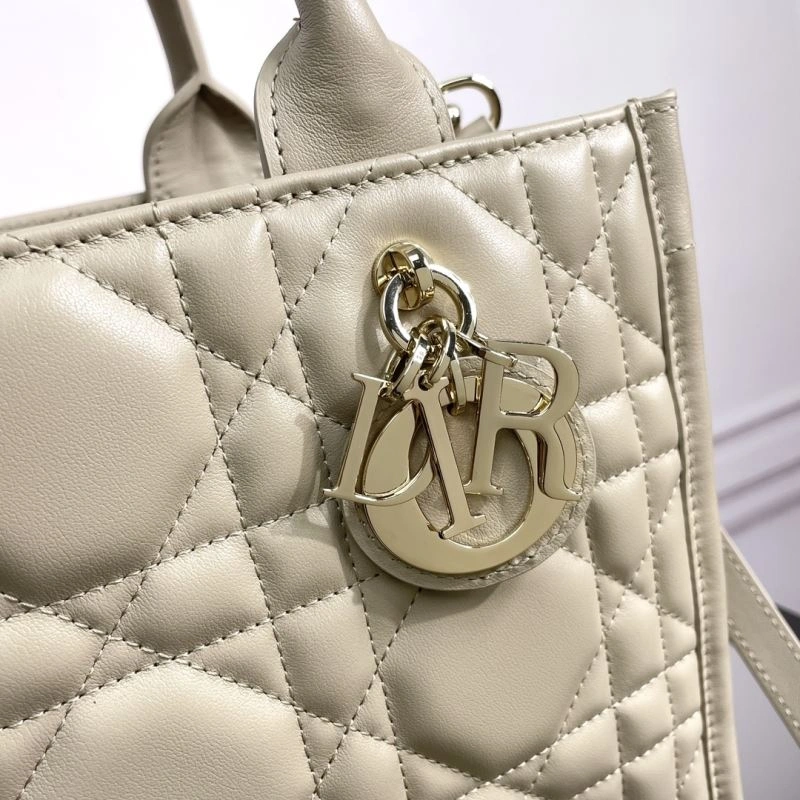 Sustainable Christian Dior Shopping Bags 70353