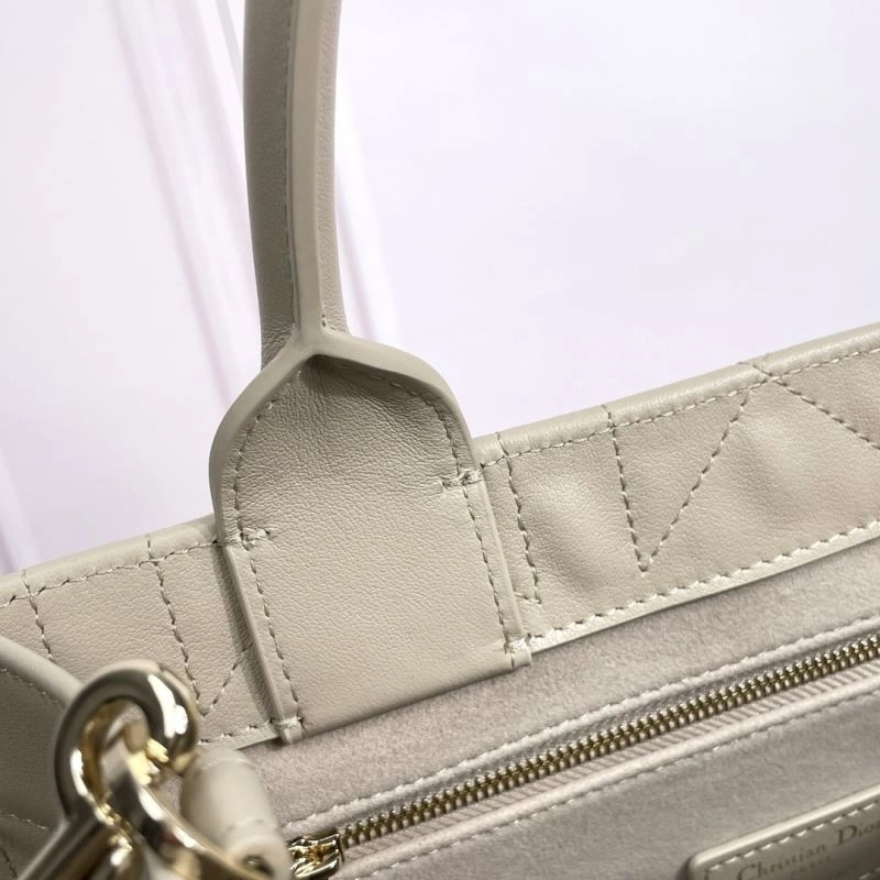 Sustainable Christian Dior Shopping Bags 70353