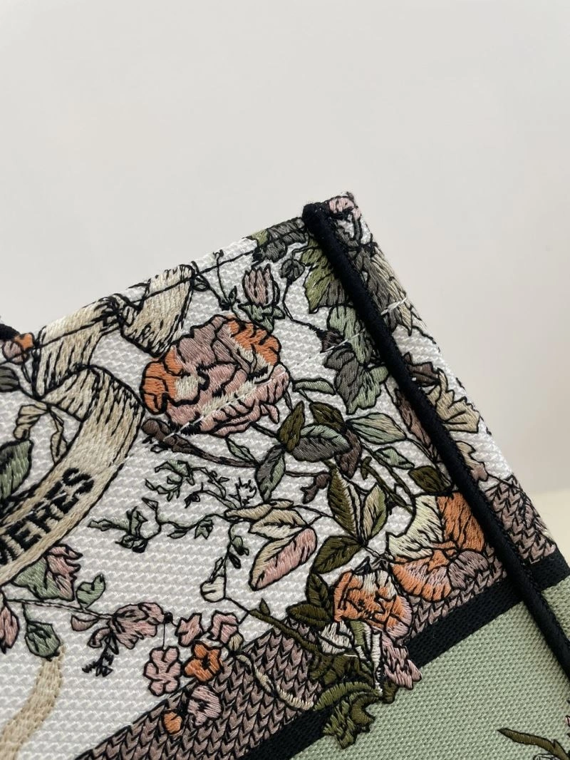 Snug Christian Dior Shopping Bags 70512