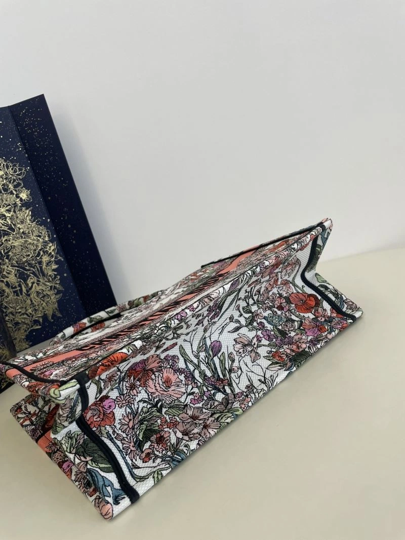 UrbanChic Christian Dior Shopping Bags 70355