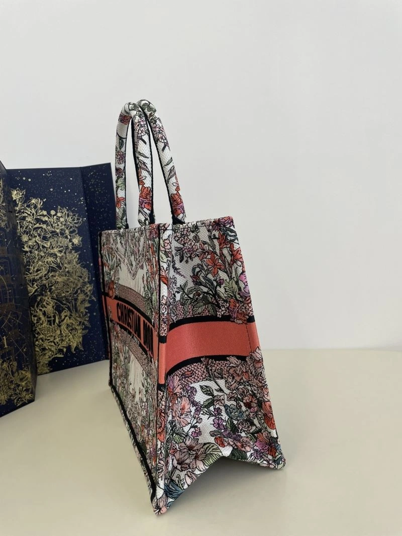 UrbanChic Christian Dior Shopping Bags 70355
