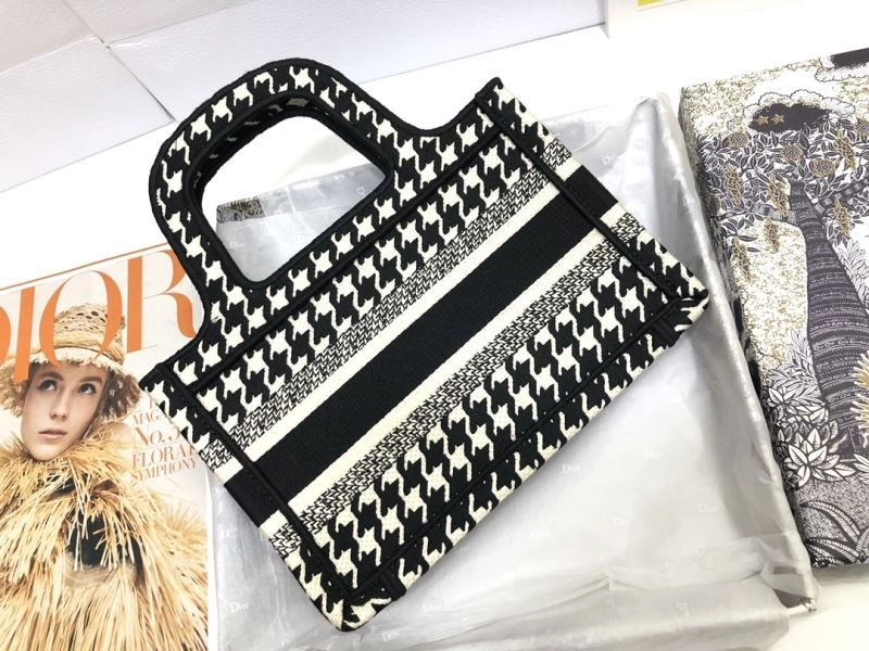 Elegant Christian Dior Shopping Bags 70340