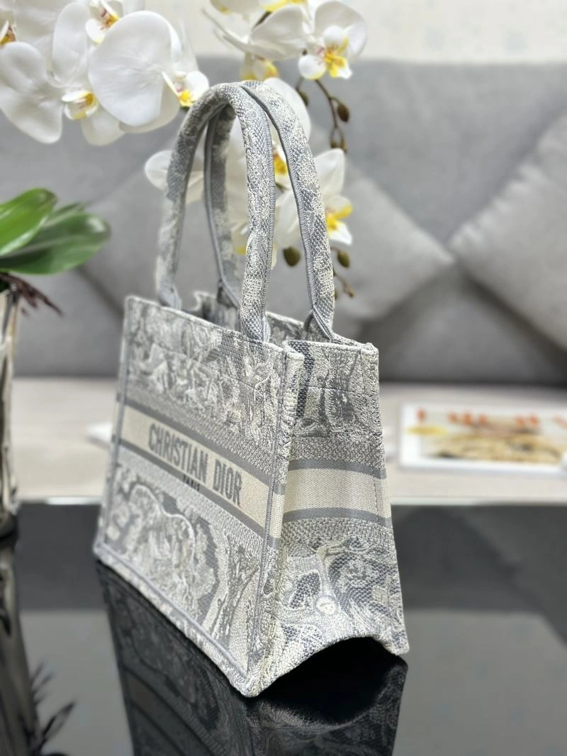 Elegant Christian Dior Shopping Bags 70327