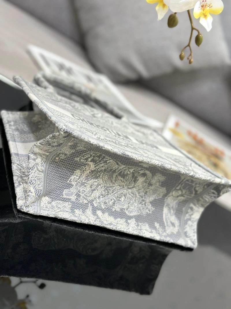 Elegant Christian Dior Shopping Bags 70327