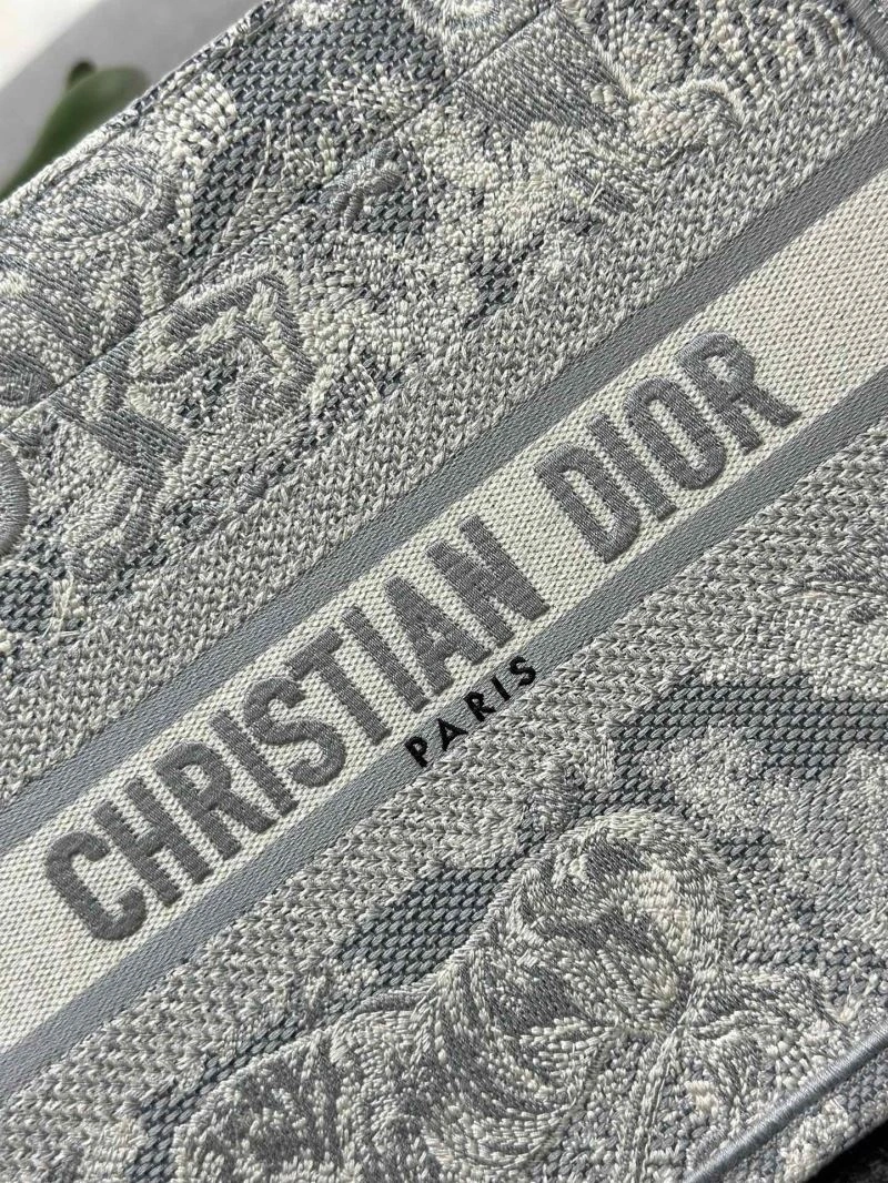 Elegant Christian Dior Shopping Bags 70327