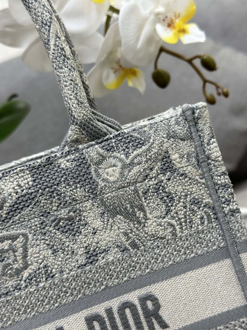 Elegant Christian Dior Shopping Bags 70327
