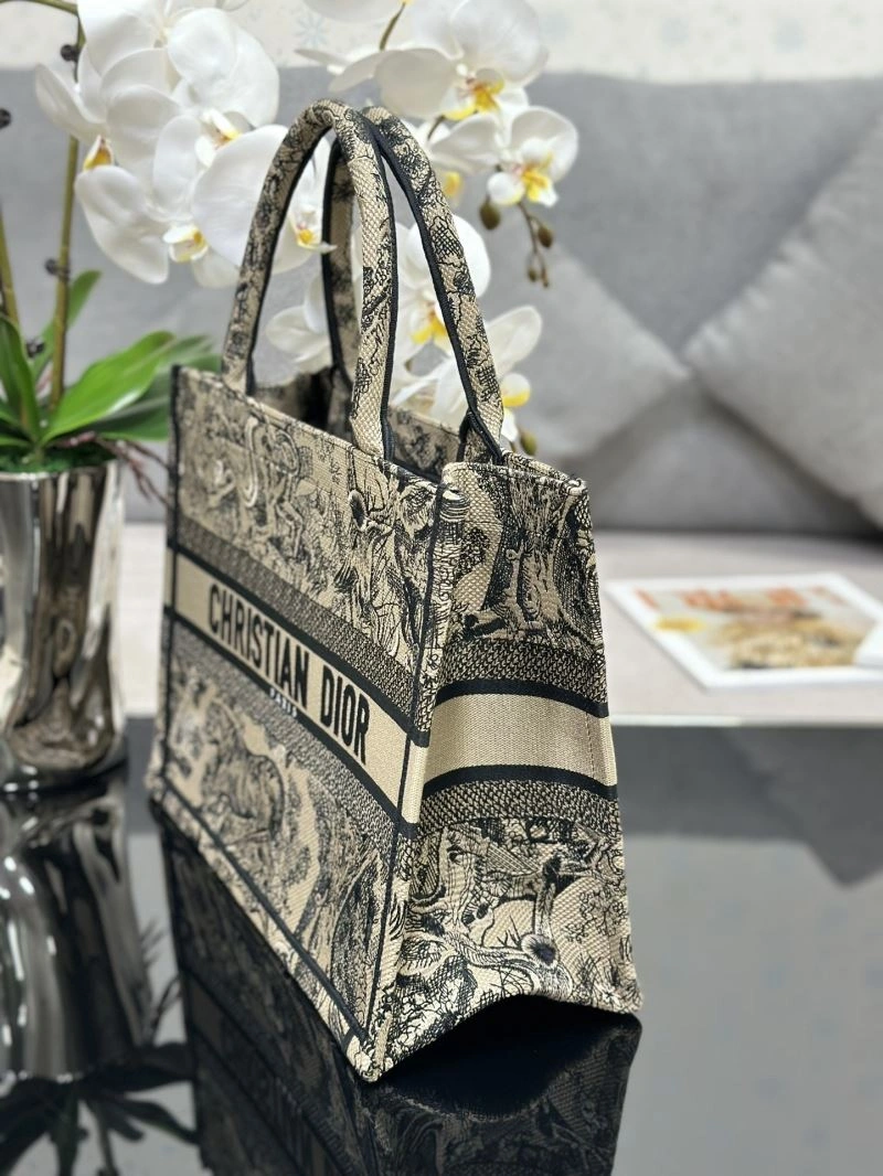 Functional Christian Dior Shopping Bags 70371