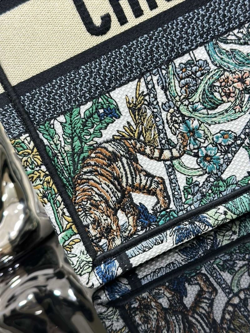 SportInspired Christian Dior Shopping Bags 70318