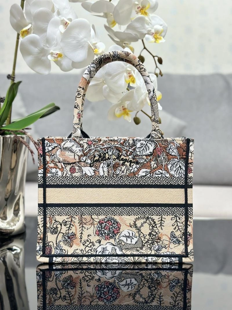 Sophisticated Christian Dior Shopping Bags 70319