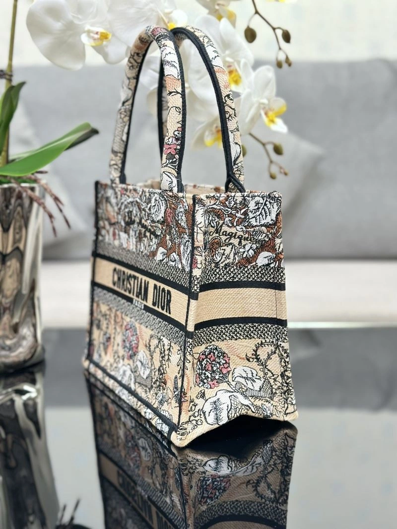 Sophisticated Christian Dior Shopping Bags 70319