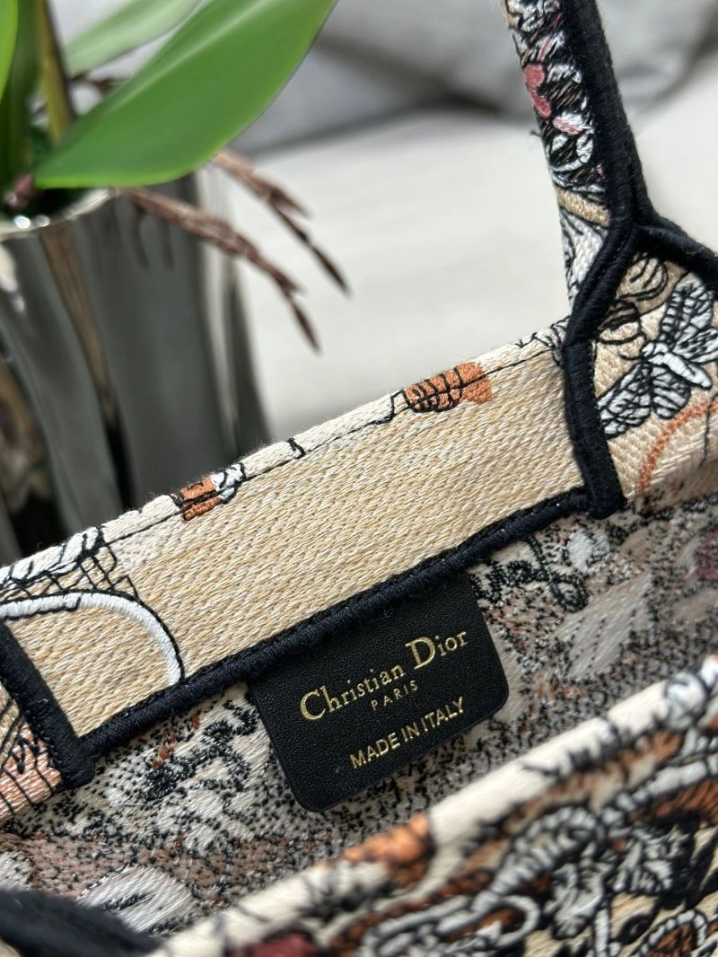 Sophisticated Christian Dior Shopping Bags 70319