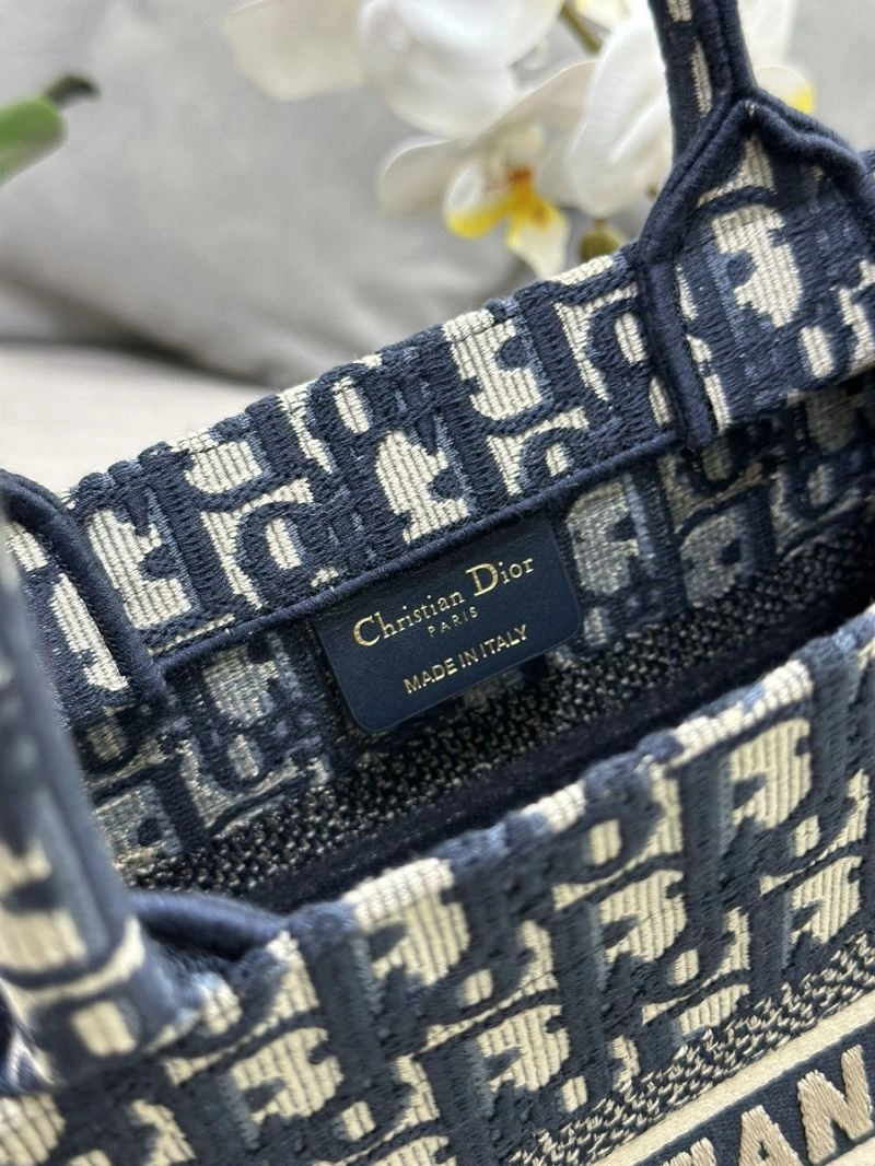 Christian Dior Shopping Bags ModernLook 70315