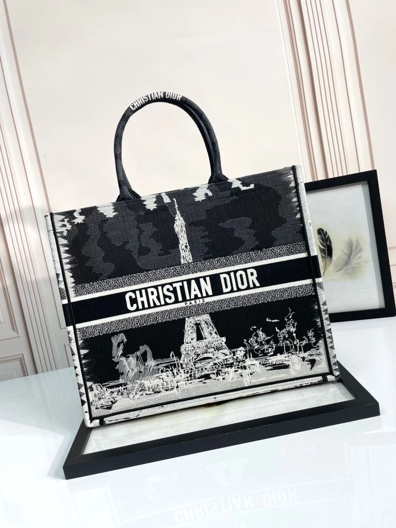 WellDesigned Christian Dior Shopping Bags 70307
