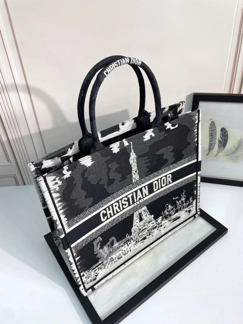 WellDesigned Christian Dior Shopping Bags 70307