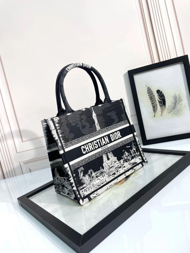 Christian Dior Shopping Bags UrbanChic 70304