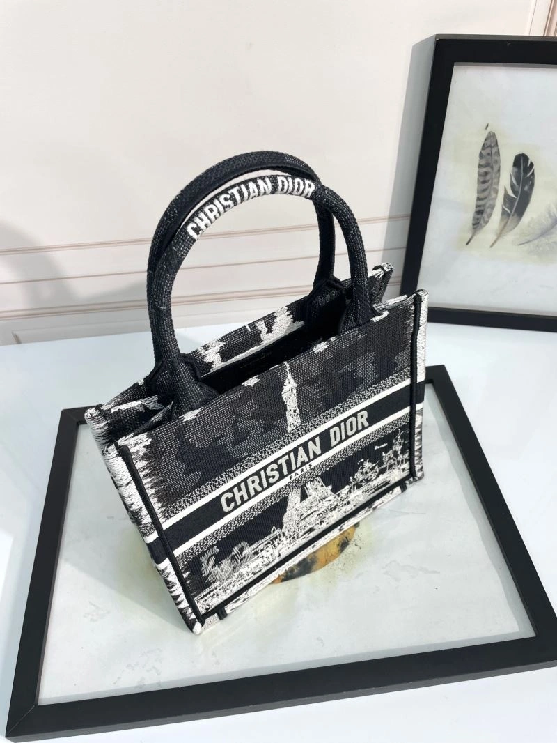 Christian Dior Shopping Bags UrbanChic 70304