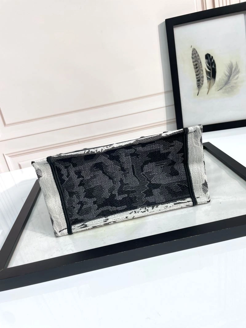 Christian Dior Shopping Bags UrbanChic 70304
