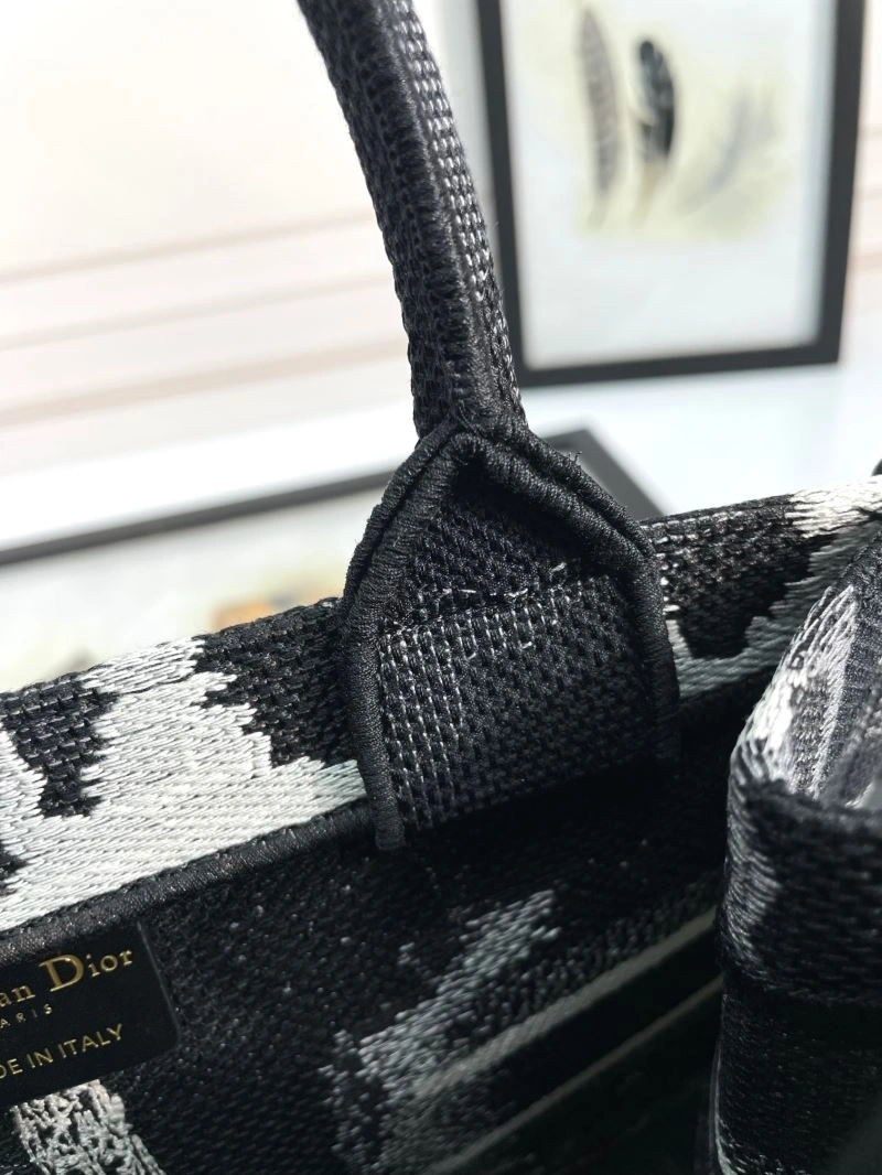 Christian Dior Shopping Bags UrbanChic 70304