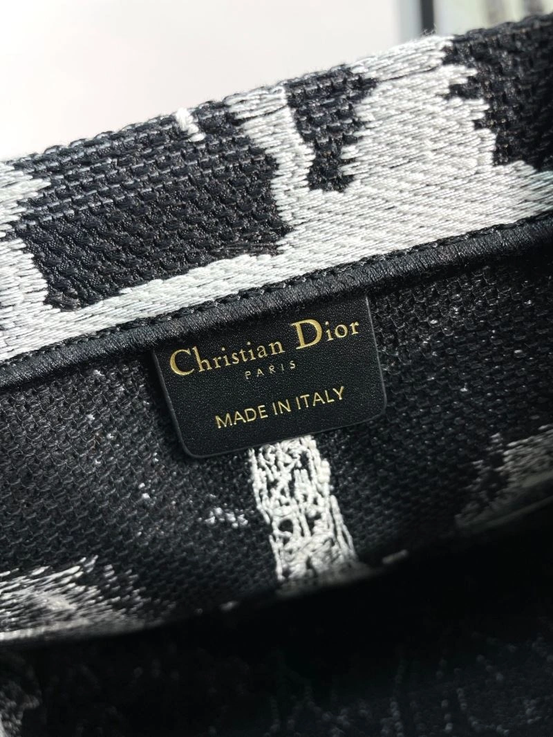 Christian Dior Shopping Bags UrbanChic 70304