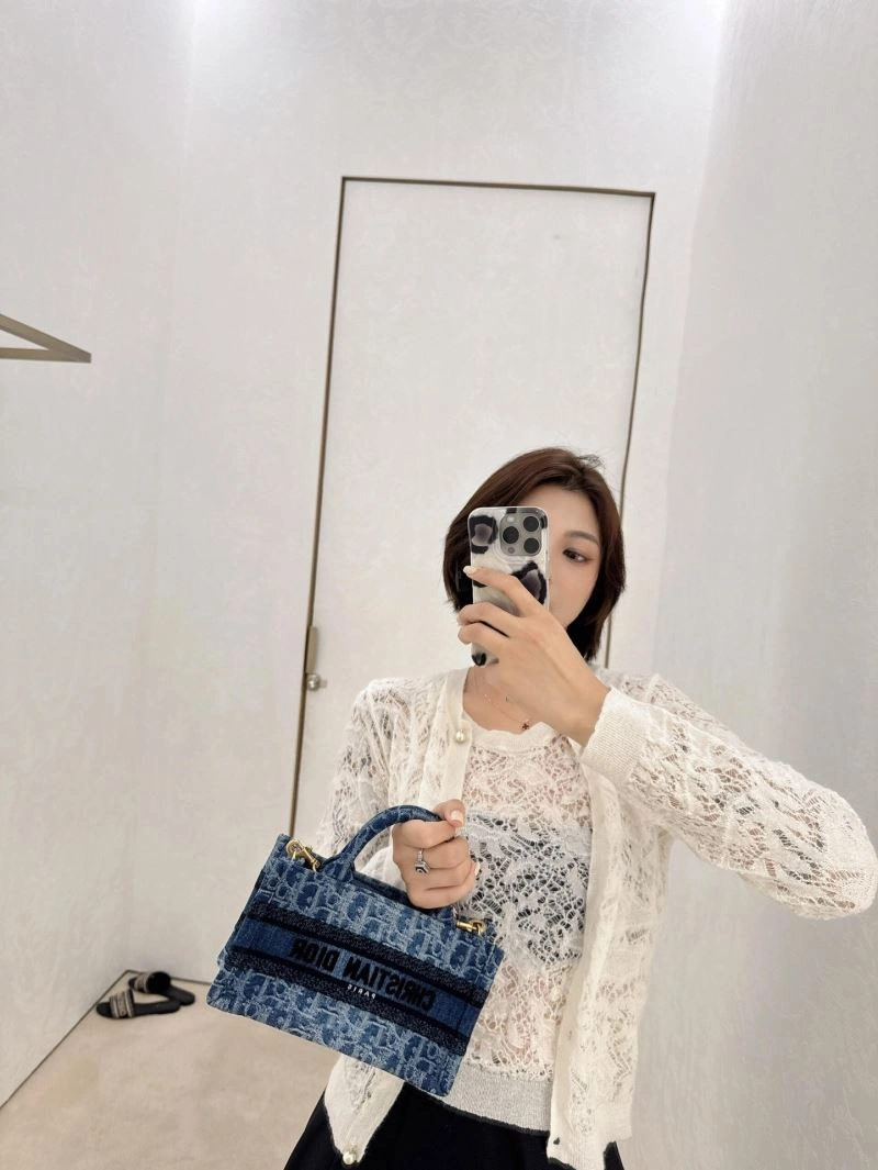 Christian Dior Shopping Bags Modern 70292