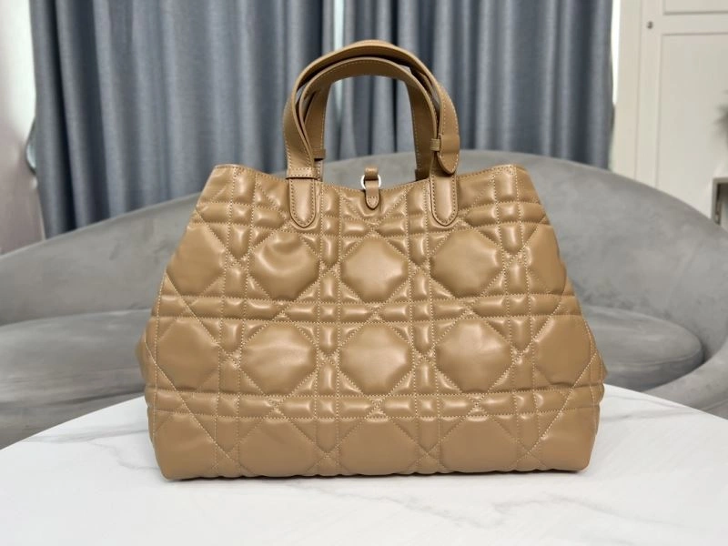 Timeless Christian Dior Shopping Bags 70300