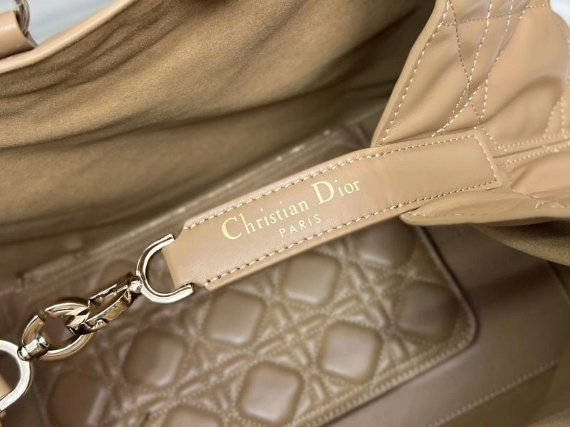 Timeless Christian Dior Shopping Bags 70300