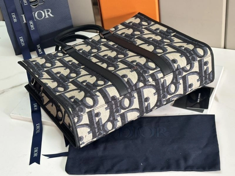 Snug Christian Dior Shopping Bags 70285