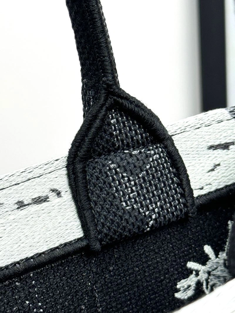 Stretchable Christian Dior Shopping Bags 70284