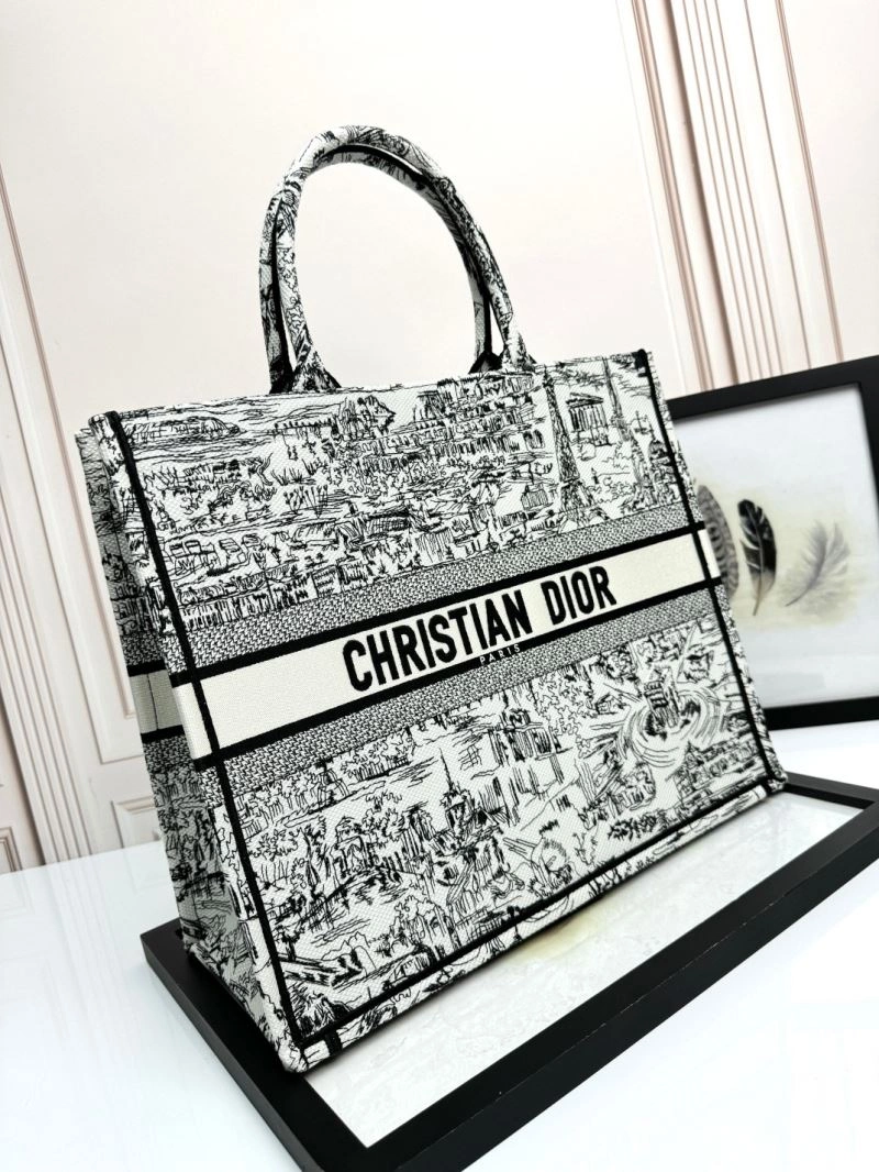 Christian Dior Shopping Bags Refined 70282