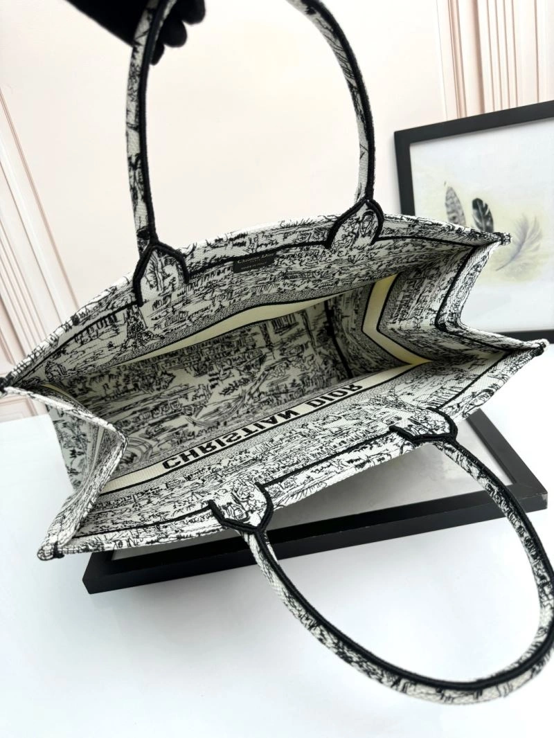 Christian Dior Shopping Bags Refined 70282