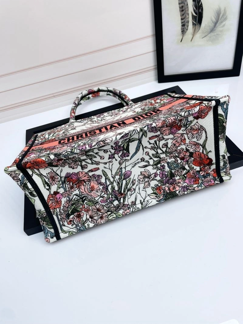 Elegant Christian Dior Shopping Bags 70341