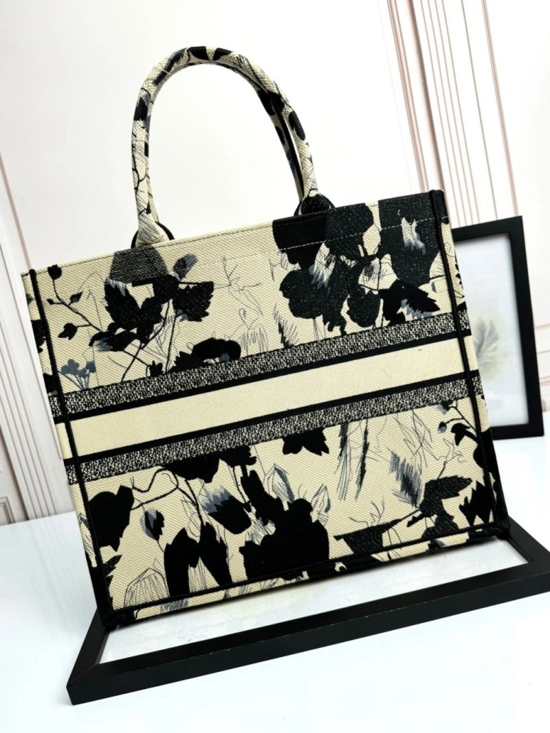 Tailored Christian Dior Shopping Bags 70259