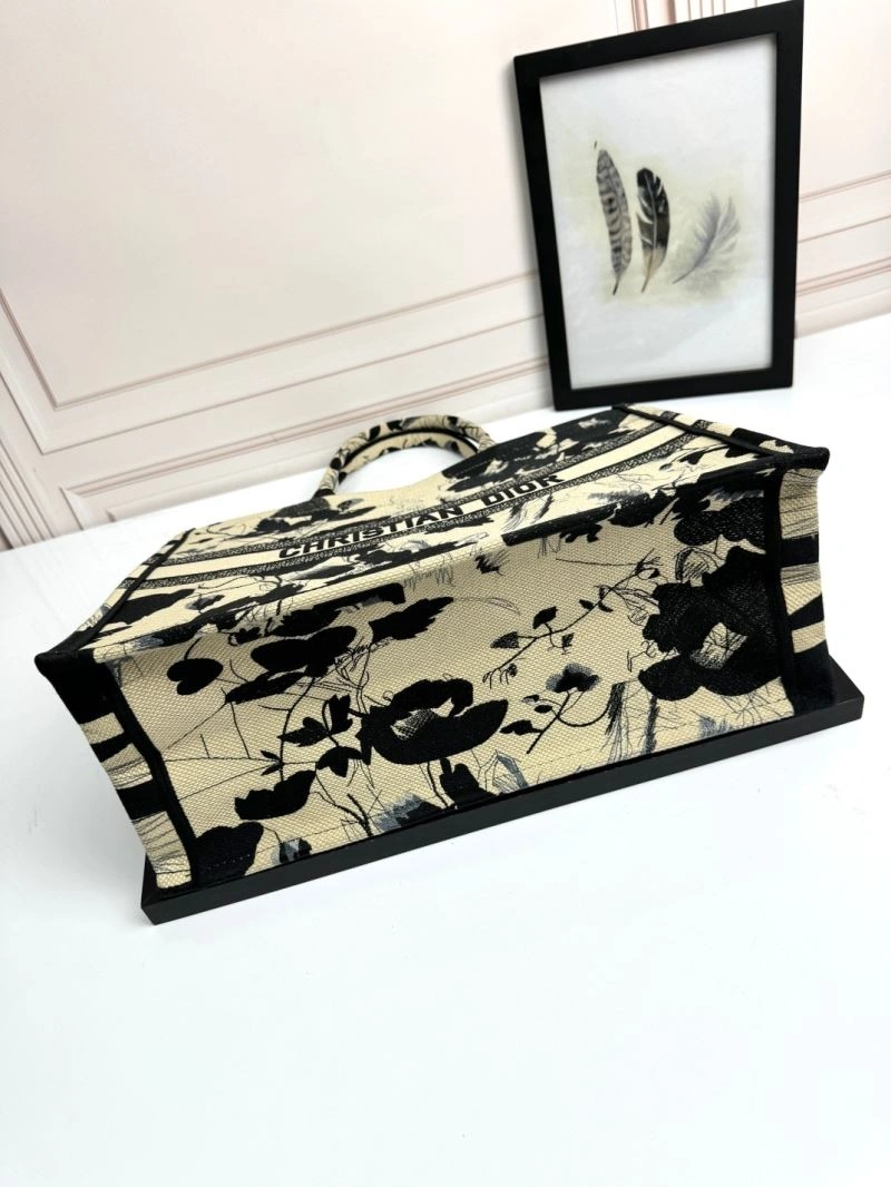 Tailored Christian Dior Shopping Bags 70259