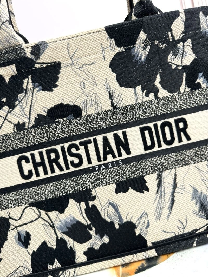 Christian Dior Shopping Bags TechFriendly 70263