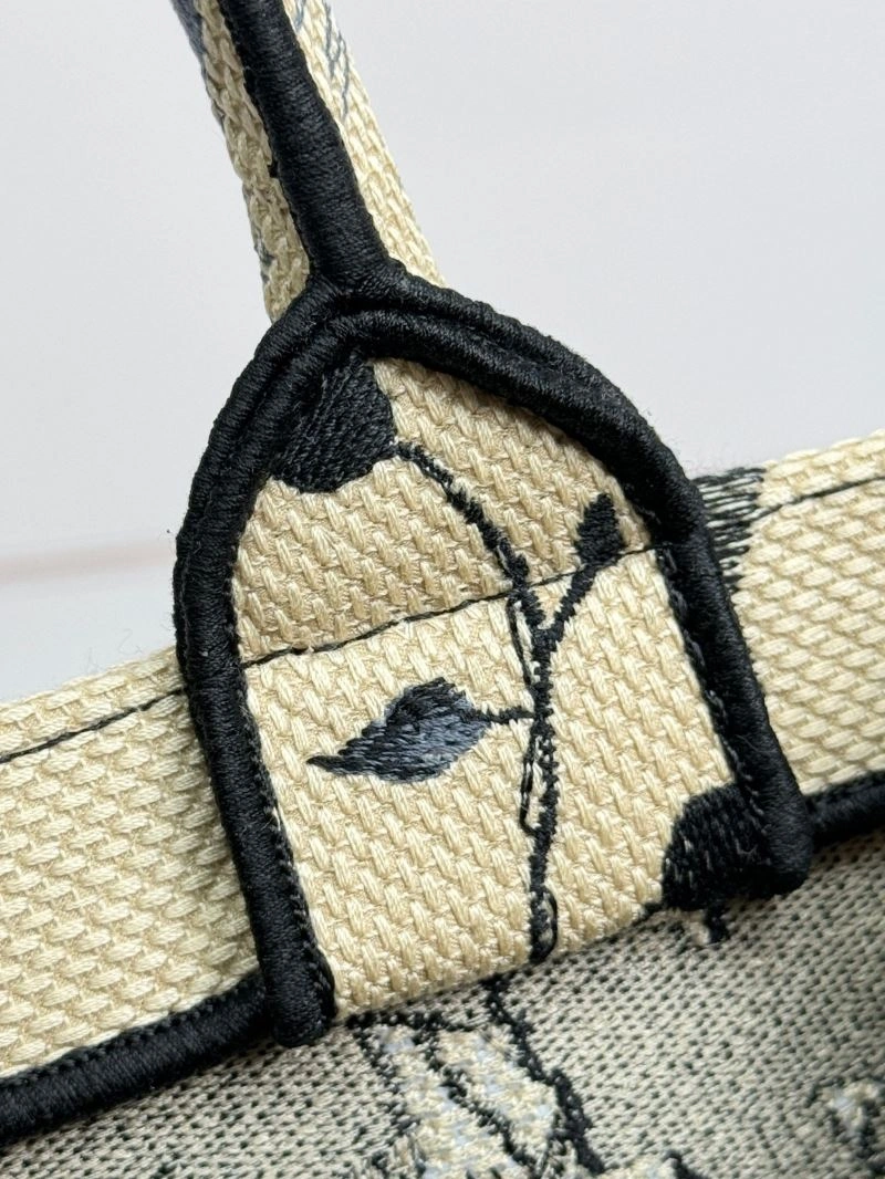 Christian Dior Shopping Bags TechFriendly 70263