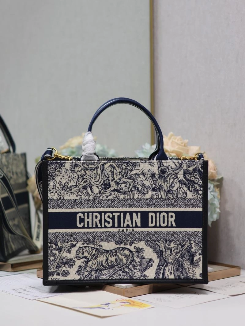 Christian Dior Shopping Bags EyeCatching 70271