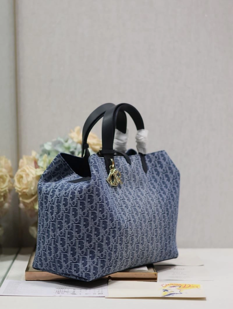 Vibrant Christian Dior Shopping Bags 70252