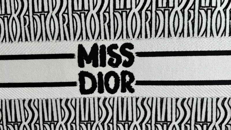 Christian Dior Shopping Bags ModernLook 66654