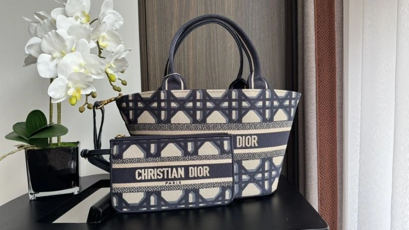 Christian Dior Shopping Bags Minimalist 66635