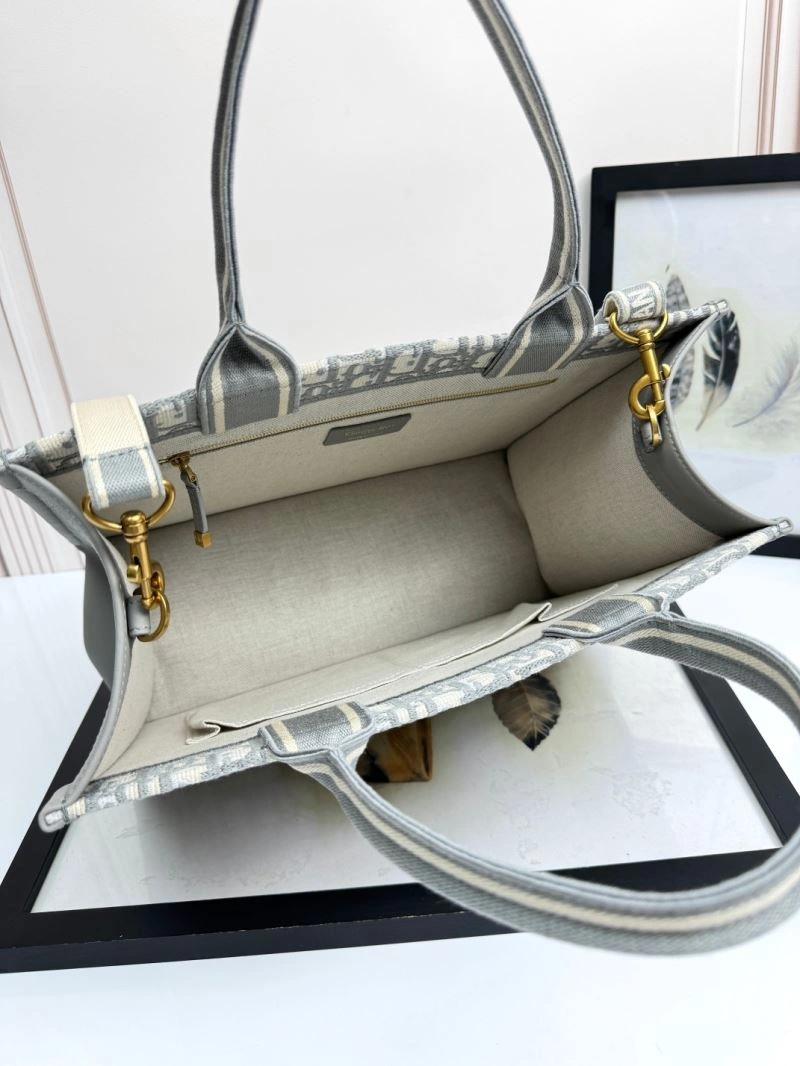 Compact Christian Dior Shopping Bags 66630