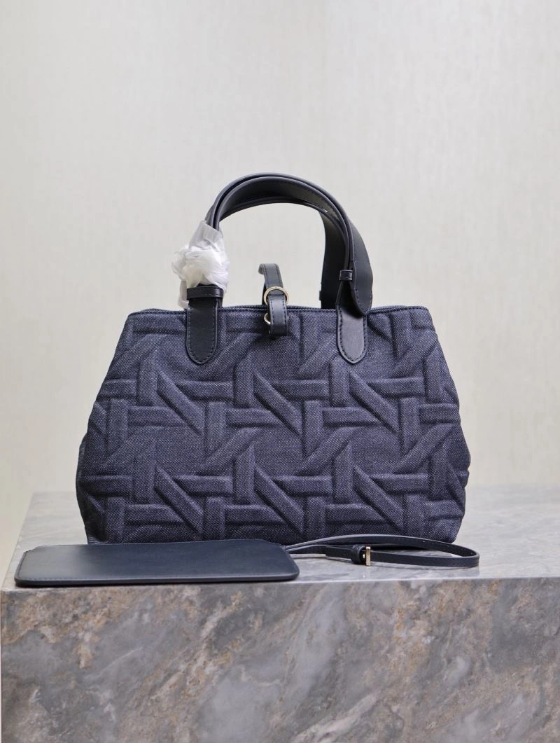Cozy Christian Dior Shopping Bags 66603