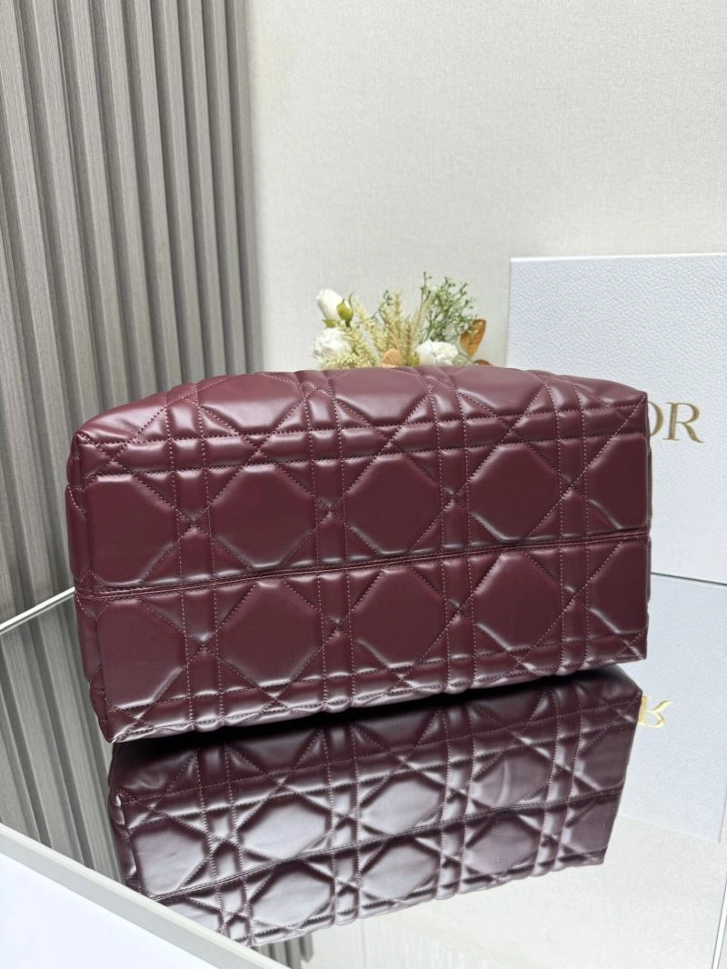 Minimalist Christian Dior Shopping Bags 63960